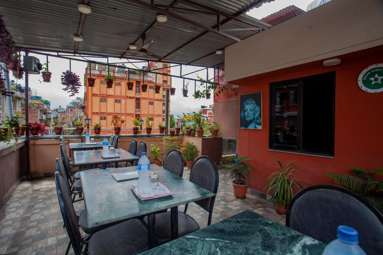 Divine Guest House กาฐมาณฑุ ภายนอก รูปภาพ